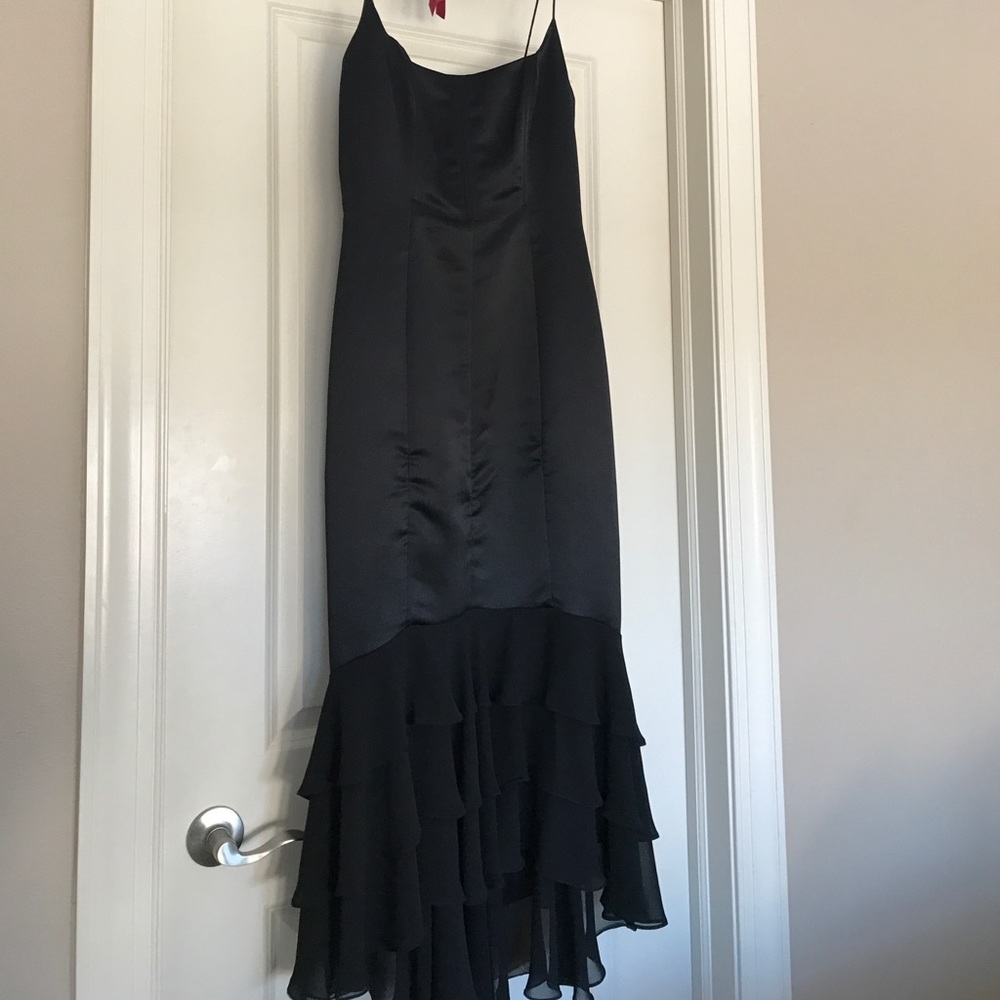 White House Black Market hourglass gown